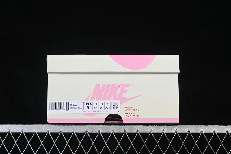 All Categories Air Jordan Jordan Series Basketball Shoes Air Jordan 1 Low Foreign Trade Version Travis Scott x Air Jordan 1 Low OG AJ1 Joe 1 Joint Undercut IQ7604-100